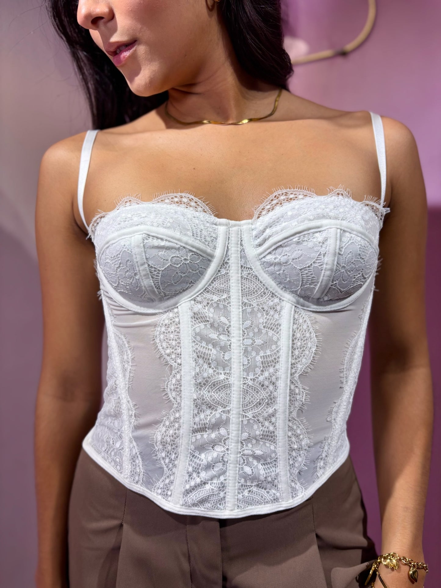 Corset de encaje blanco