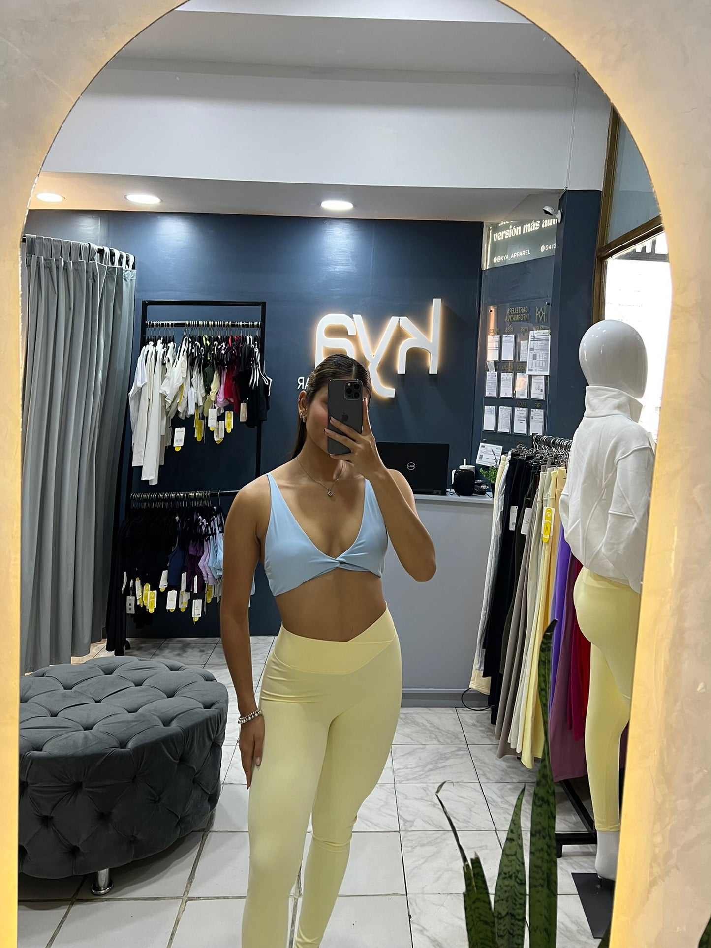 Legging cruzado MUSERA amarillo mantequilla