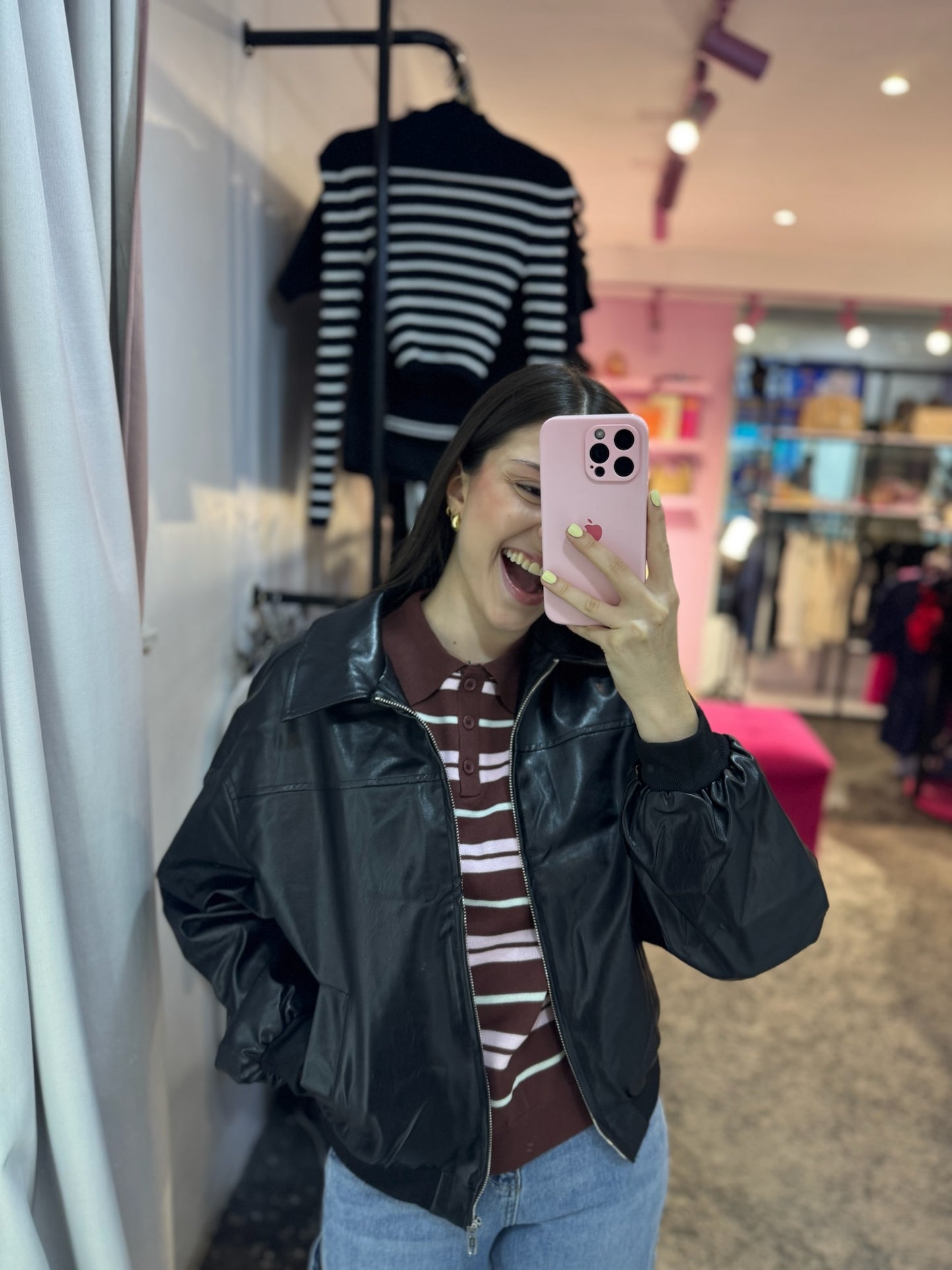 Chaqueta cuero negra vintage