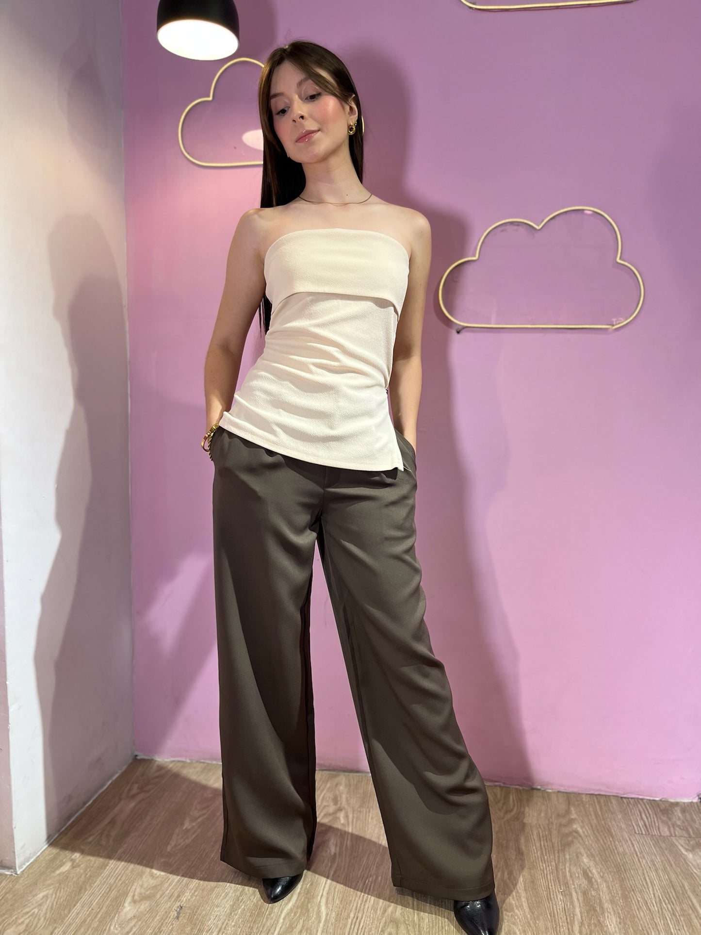 Top strapless de cierre lateral color crema