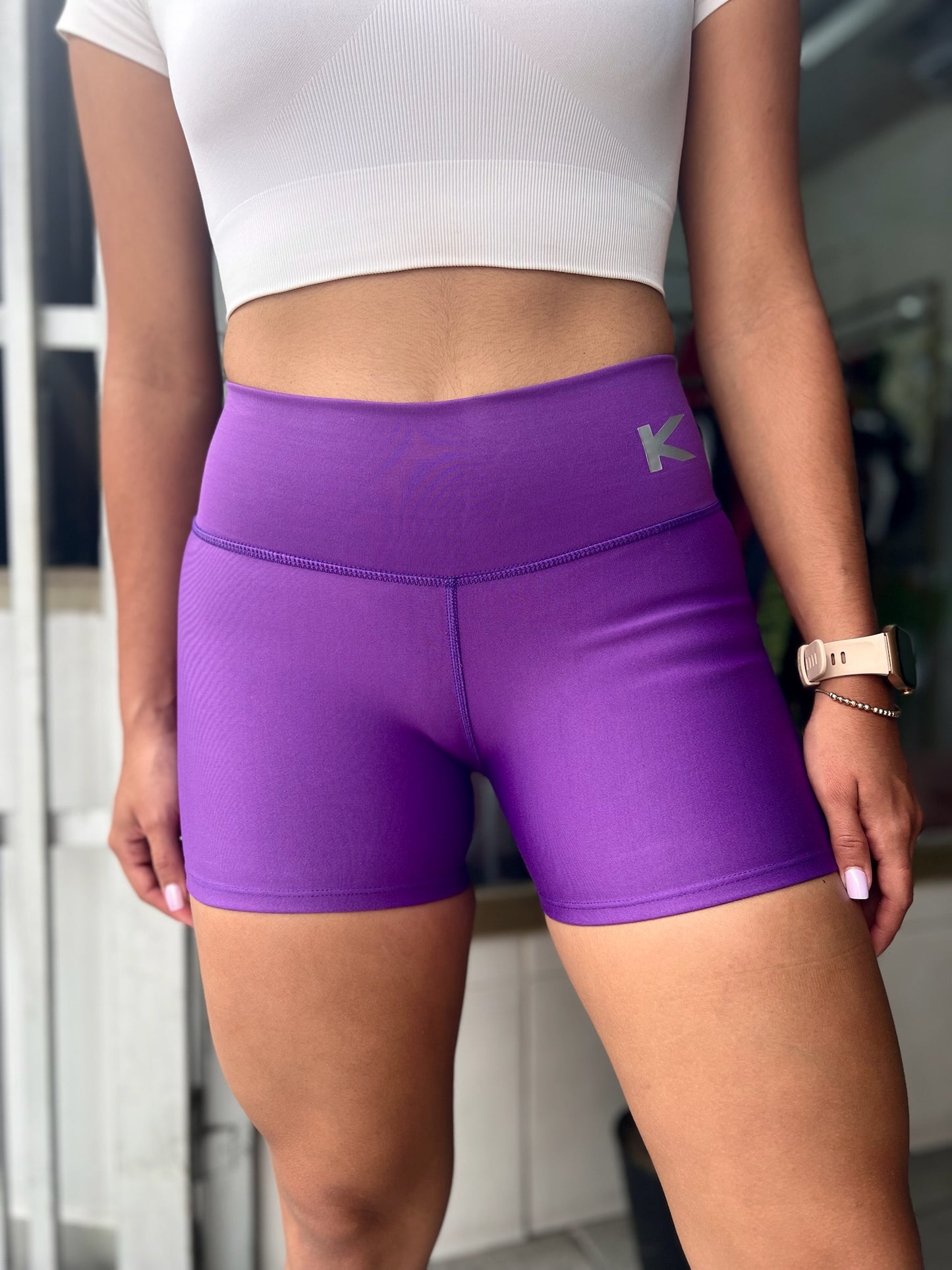 Short básico morado Kirios