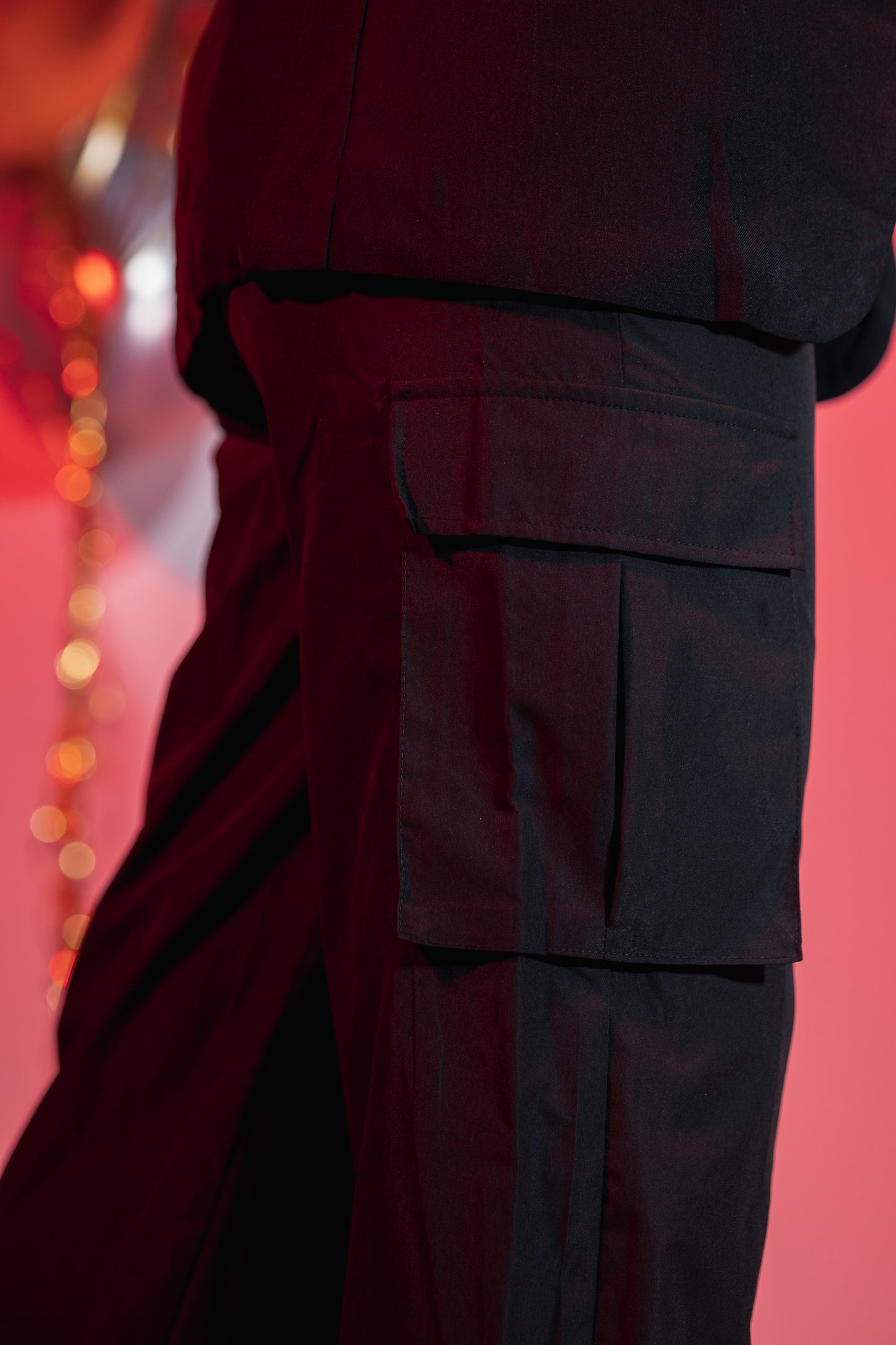 Pantalón cargo con pretina stretch de bota recta negro