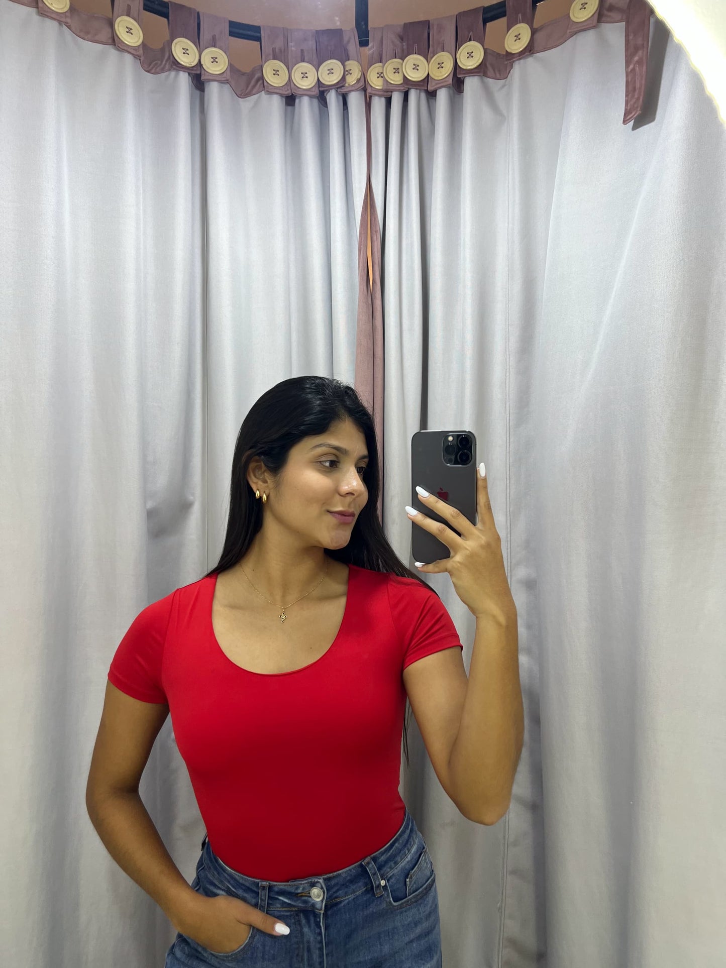 Body rojo de escote circular