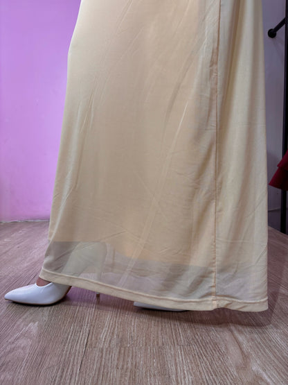Vestido largo de copas amarillo pastel de malla