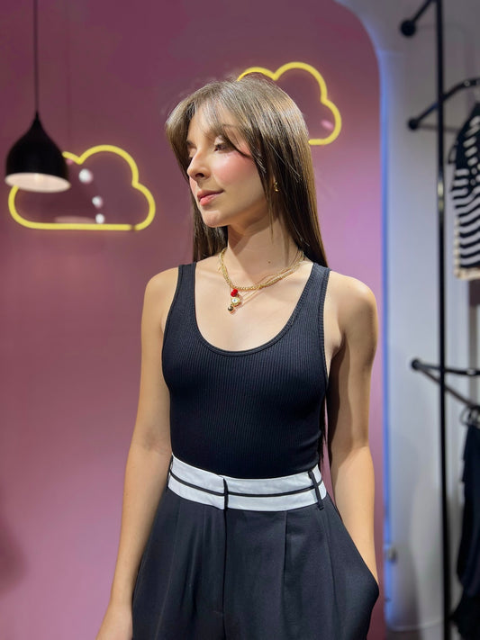 Body de tirantes y espalda baja negro
