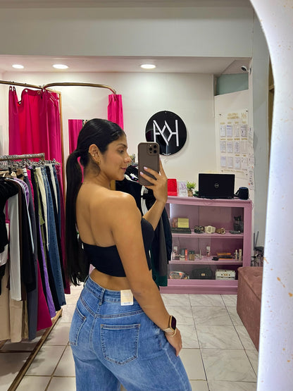 Top strapless texturizado con amarre delantero negro