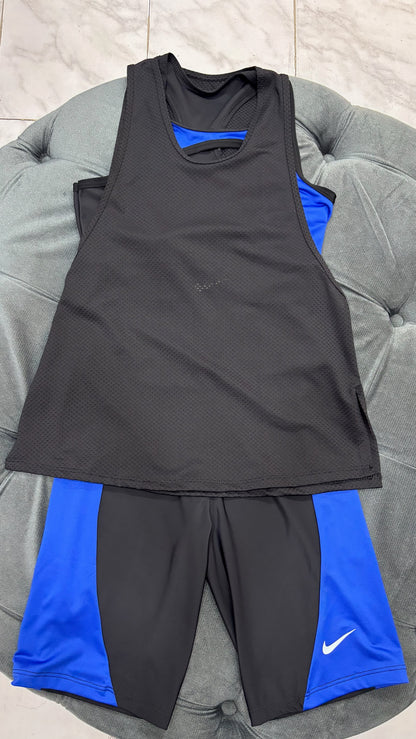 Set de tres piezas deportivo femenino NIKE negro con azul
