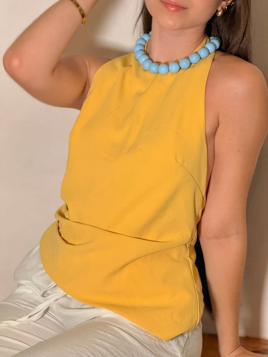 Top cuello halter arruchado lateral asimétrico y espalda descubierta MUSERA amarillo