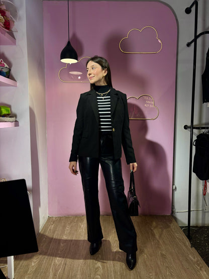 Pantalón de cuerina BERSHKA