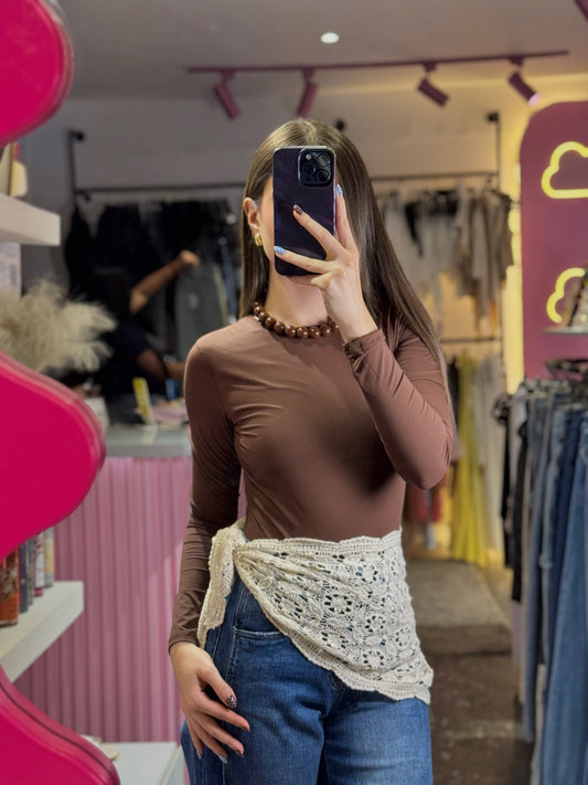 Top manga larga básico cuello redondo Marron