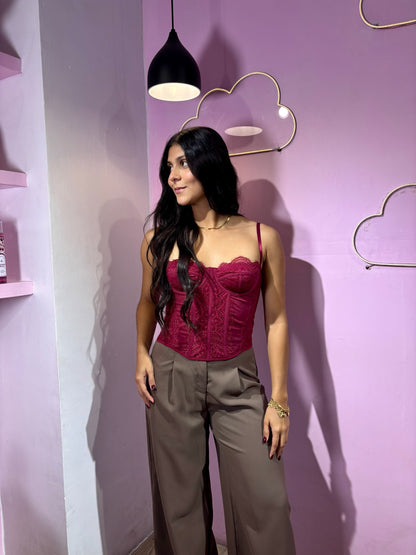 Corset de encaje vino