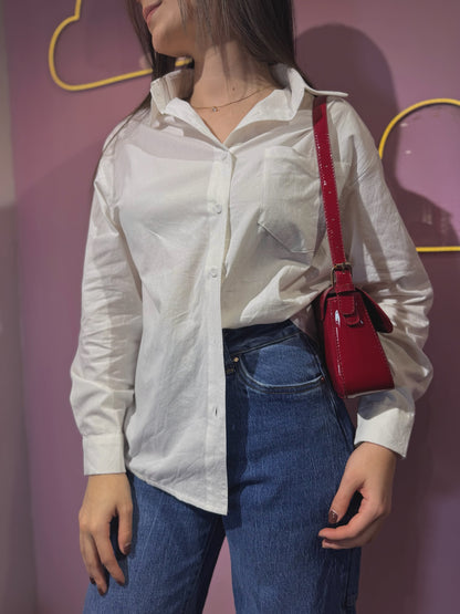 Camisa blanca larga con bolsillo