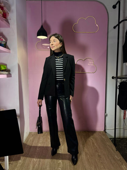Pantalón de cuerina BERSHKA
