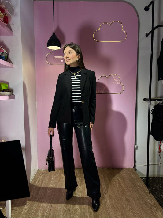 Pantalón de cuerina BERSHKA