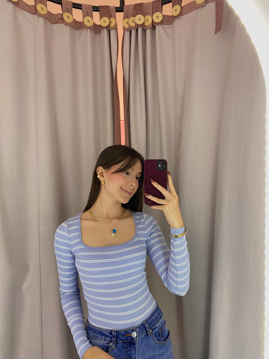 Top básico manga larga hollister azul de rayas blancas