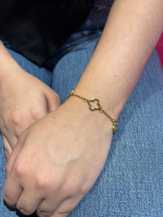 Pulsera de tréboles dorada (INSPO CARTIER)
