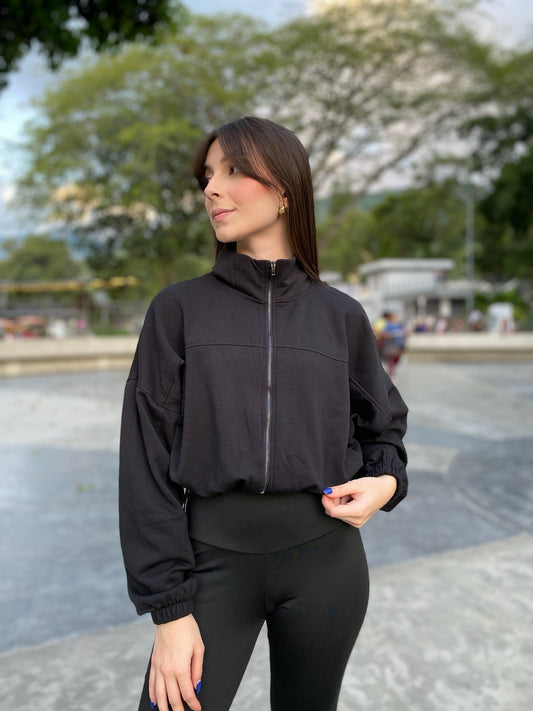Hoodie cuelo alto negro de cierre