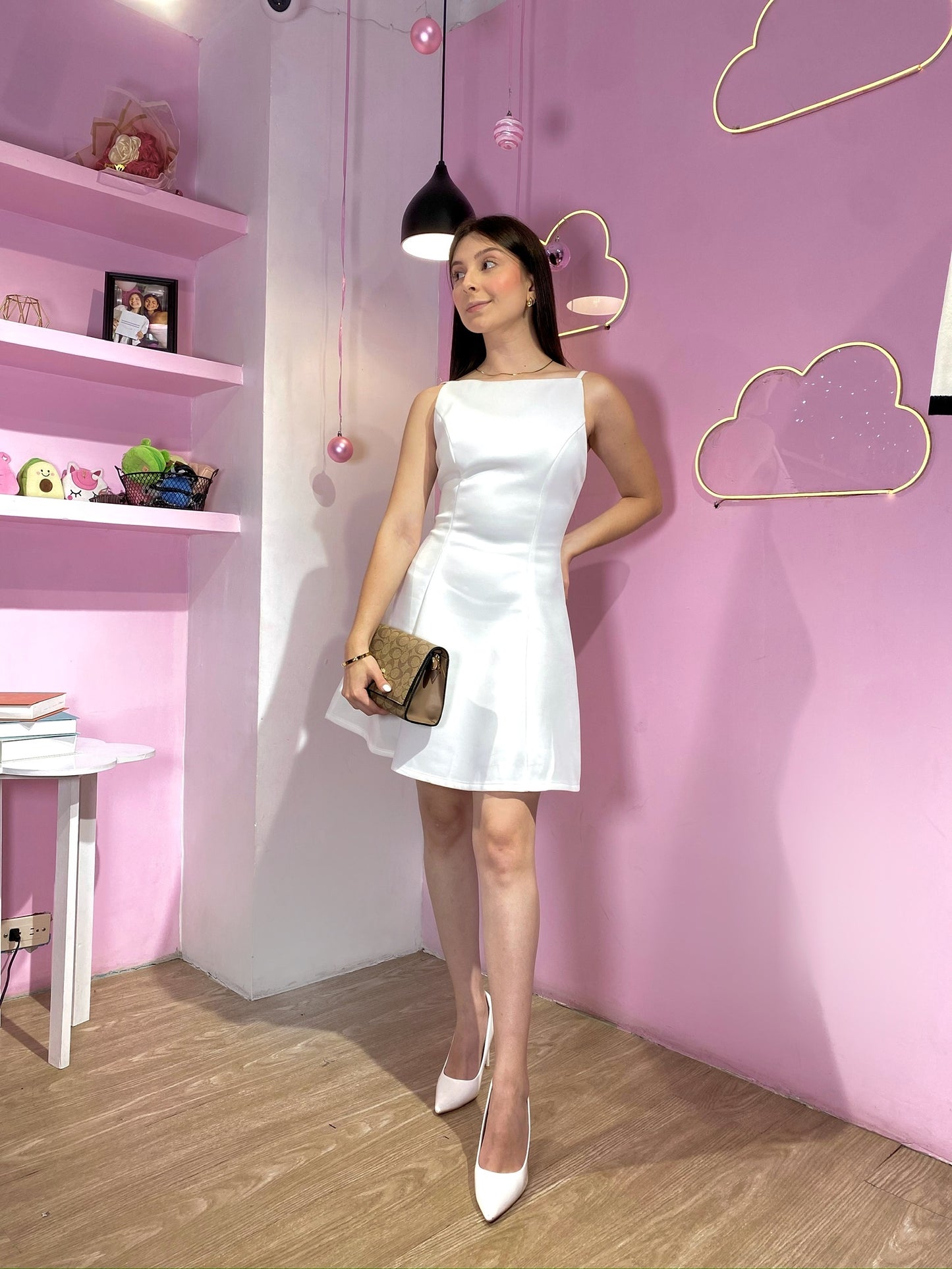 Vestido blanco corte A de espalda descubierta
