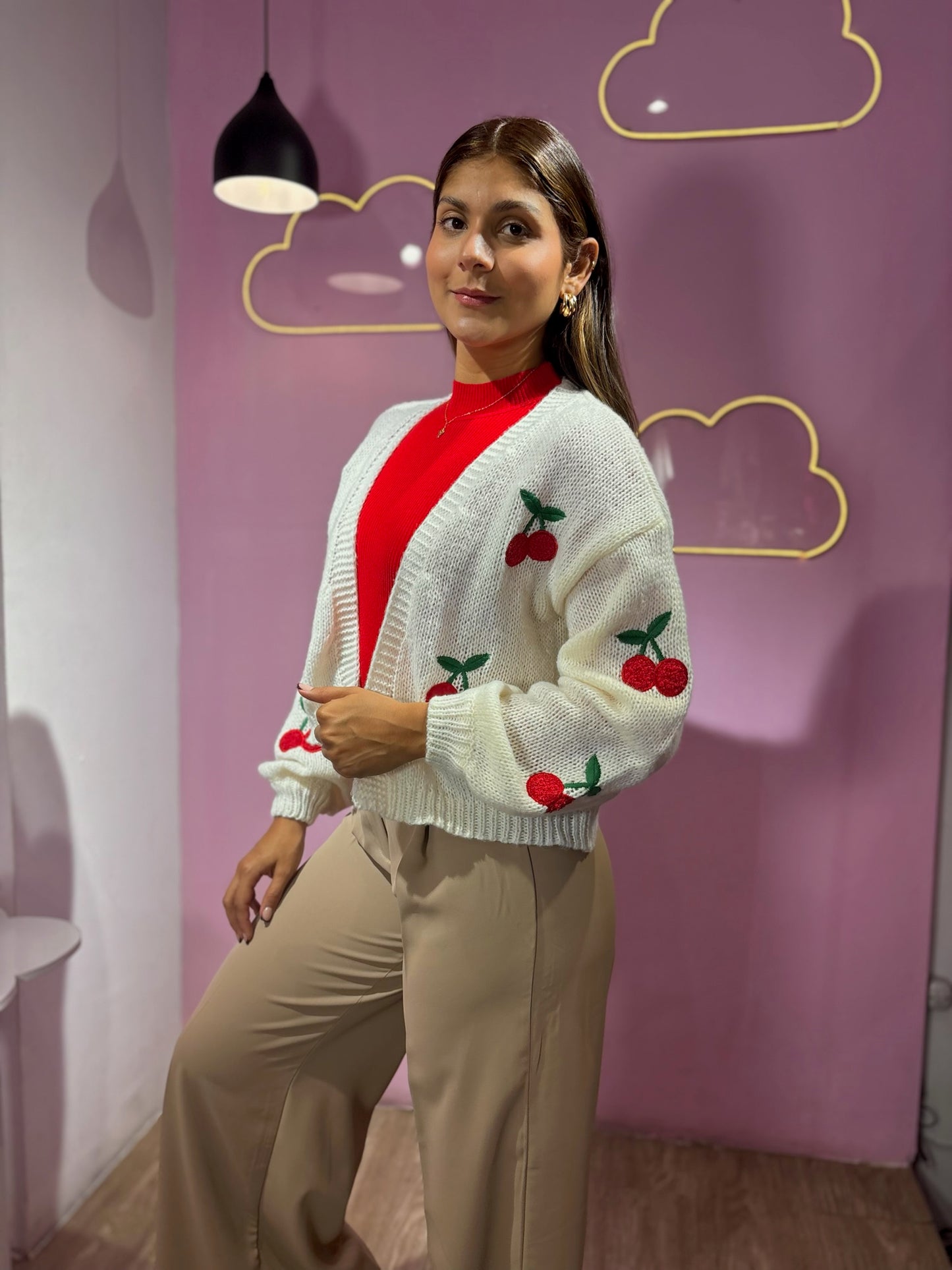 Cardigan tejido blanco de cerezas