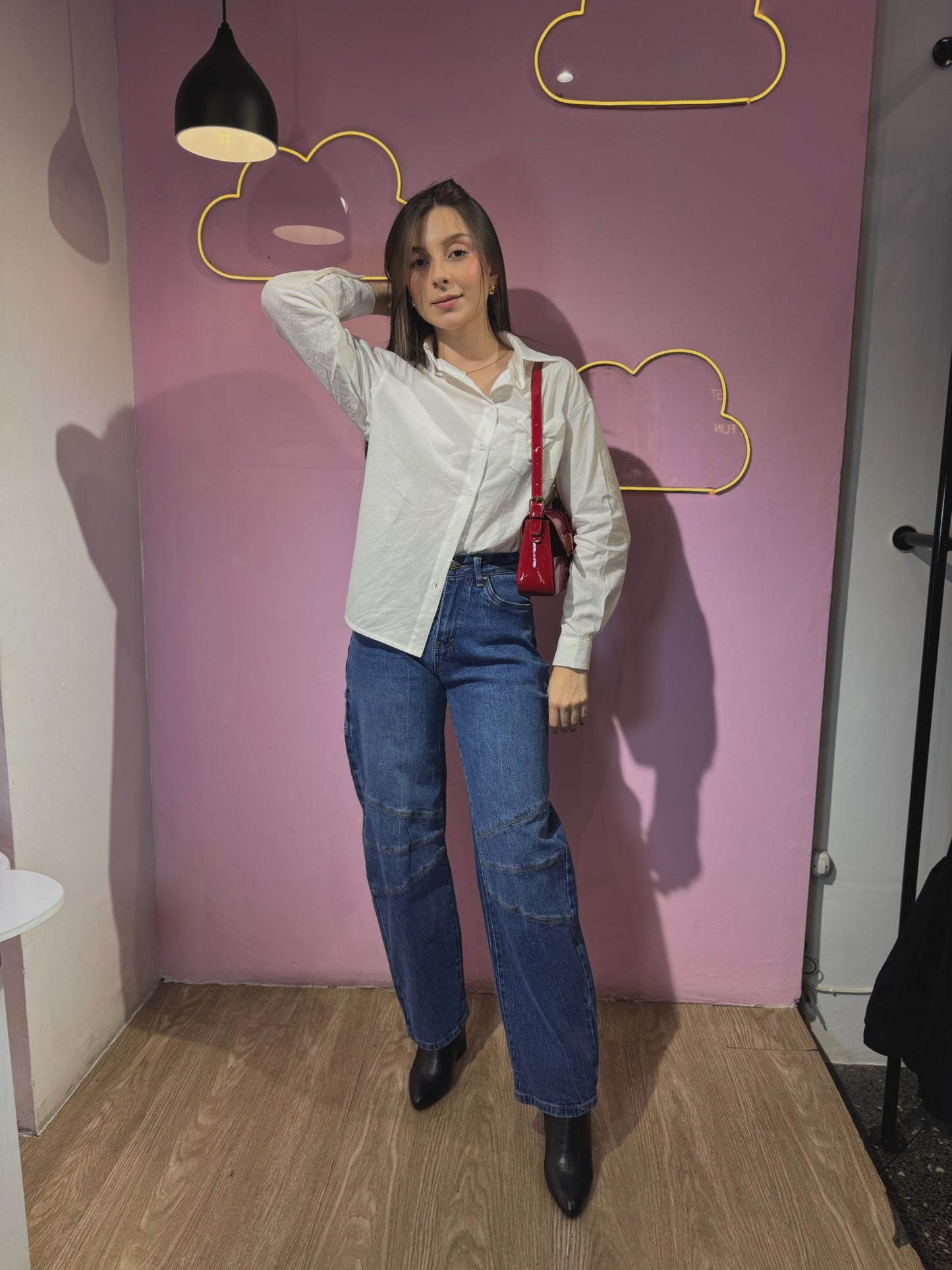 Camisa blanca larga con bolsillo