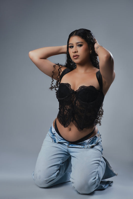Corset de encaje de lazos delanteros y copas