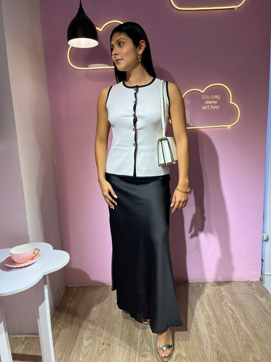Falda larga de seda negra