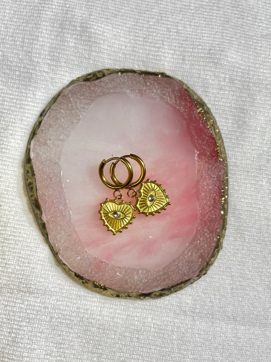 Argollas con corazón y ojito colgante dorada
