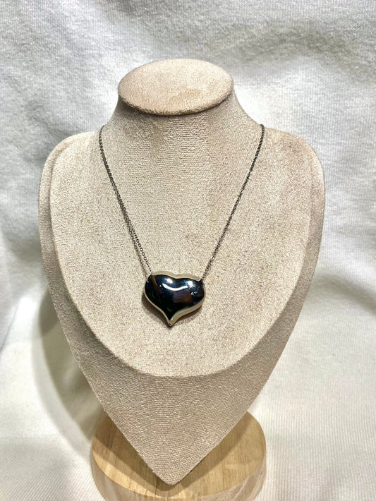 Collar de corazón grande colgante plateado