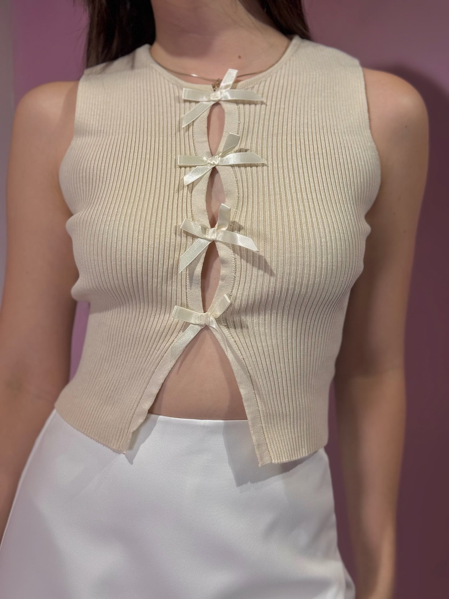 Top halter tejido crema de lazos delanteros