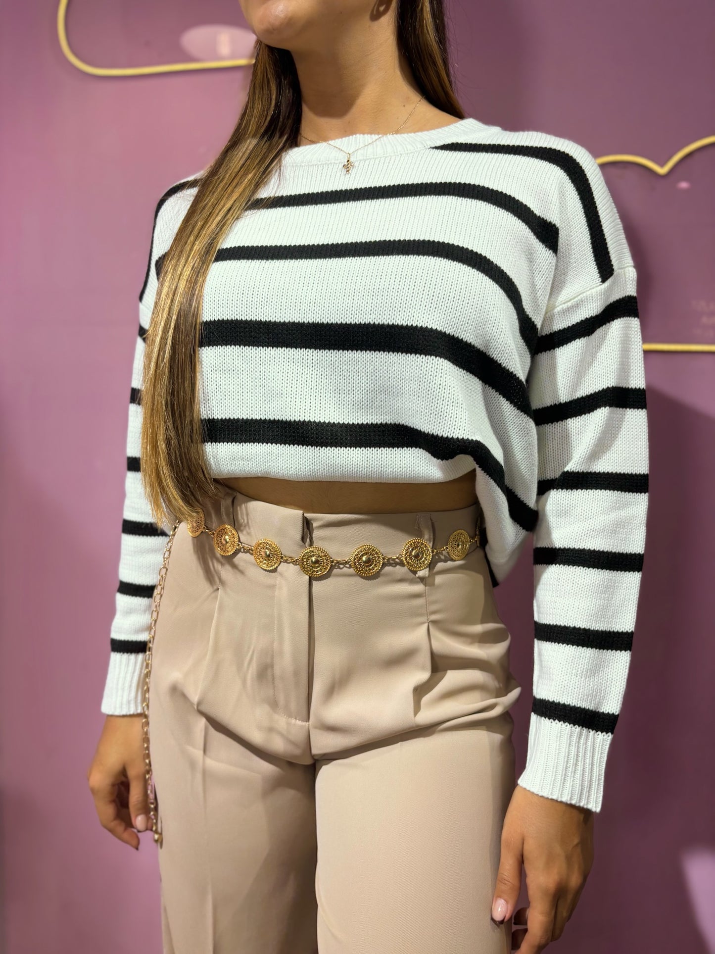 Sueter tejido blanco de rayas negras