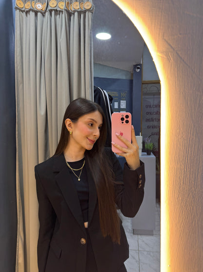 Blazer negro de corte en V y botones marrones L.A.