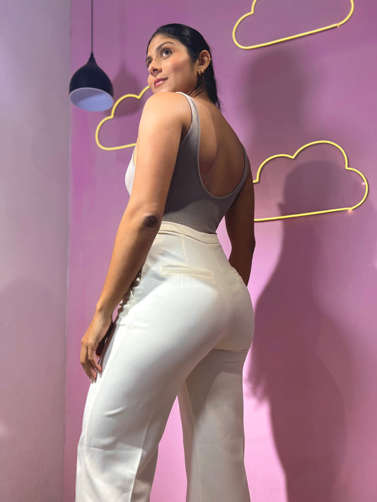 Pantalón wide leg de vestir de tonalidad crema Love Tree