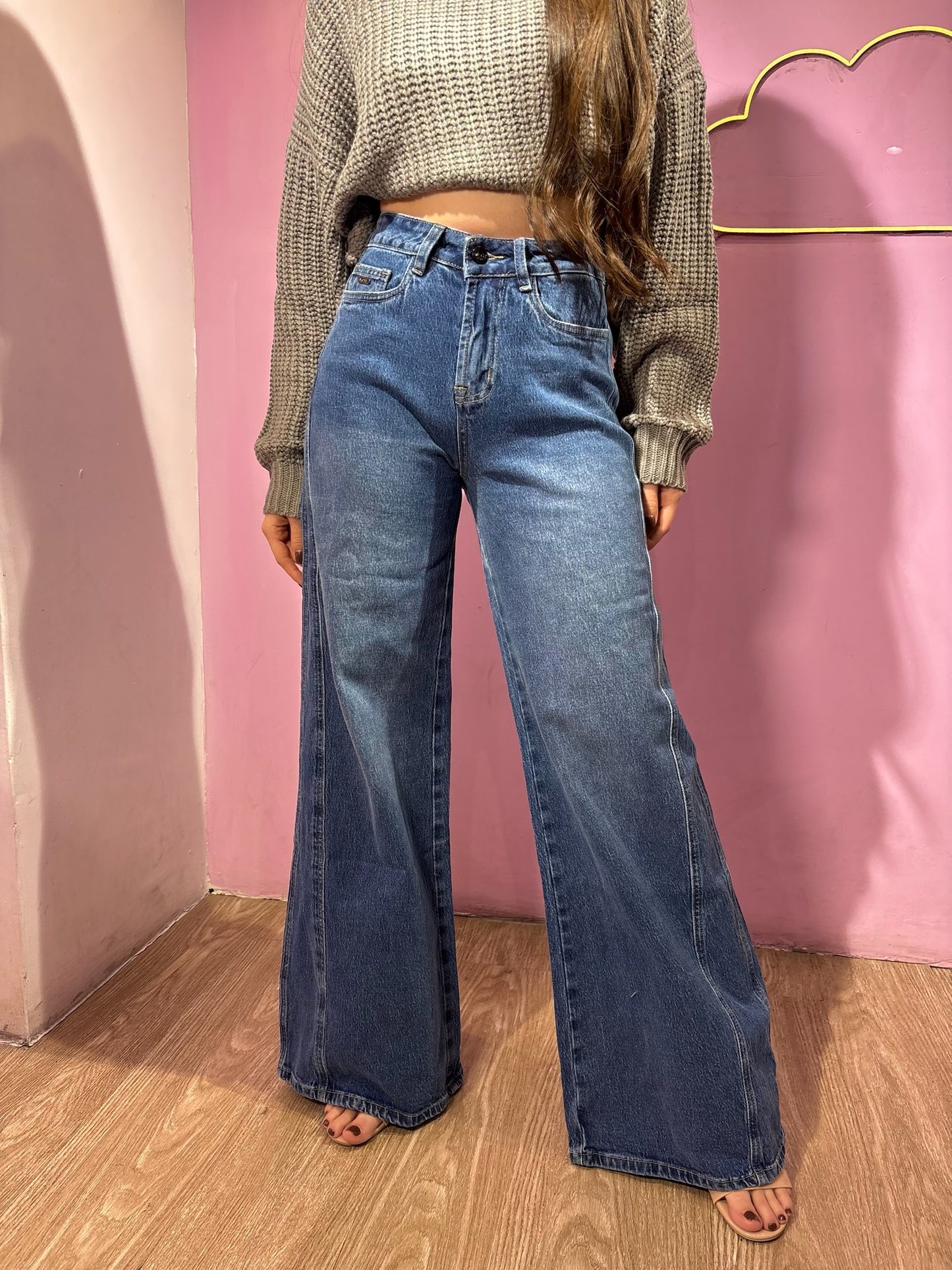 Jean palazzo oscuro con detalles de costura MOST WANTED