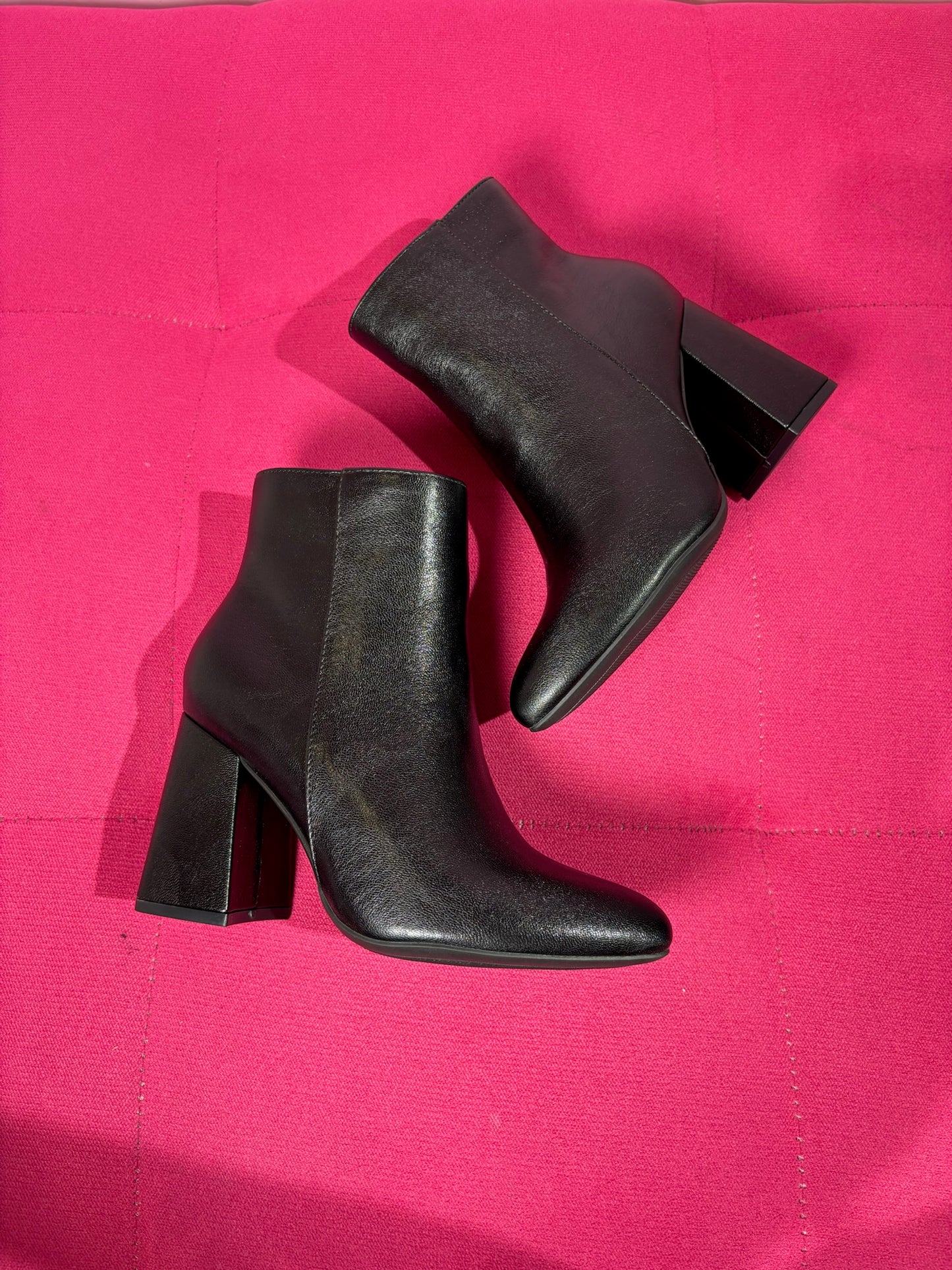 Botines stiletto negro tacón grueso