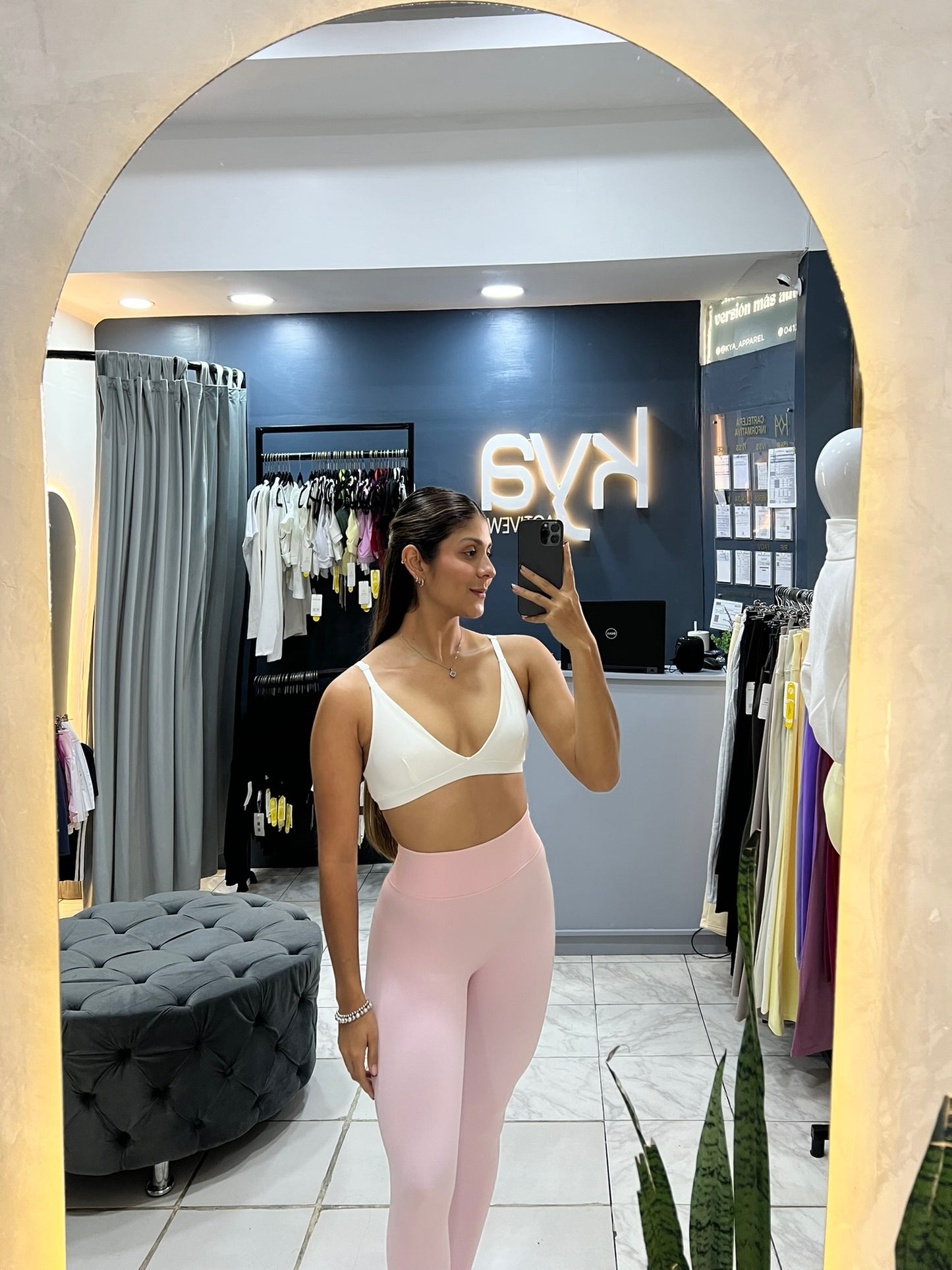 Top de copas triangulares blanco