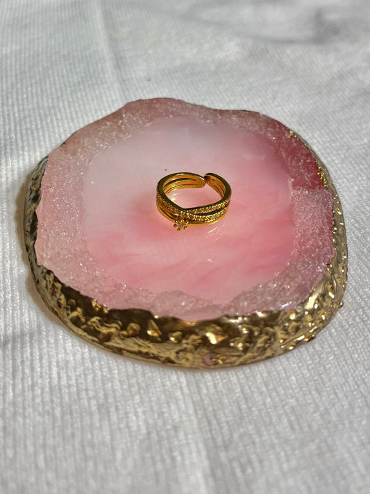 Anillo de pedrería asimétrico