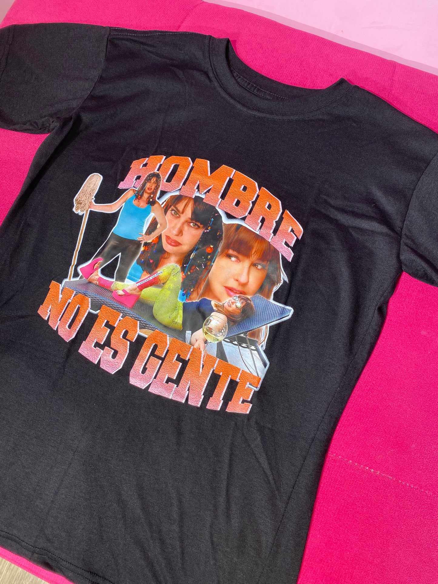 T-shirt negra con estampado de "Hombre no es gente"