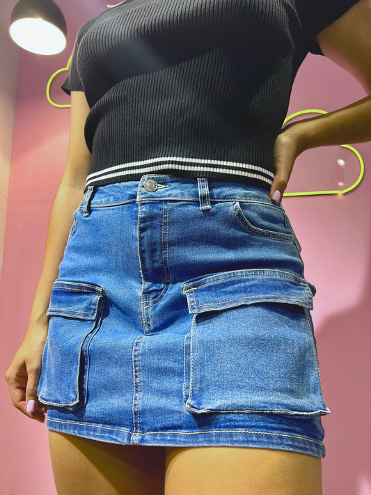 Falda cargo de jean con bolsillos delanteros
