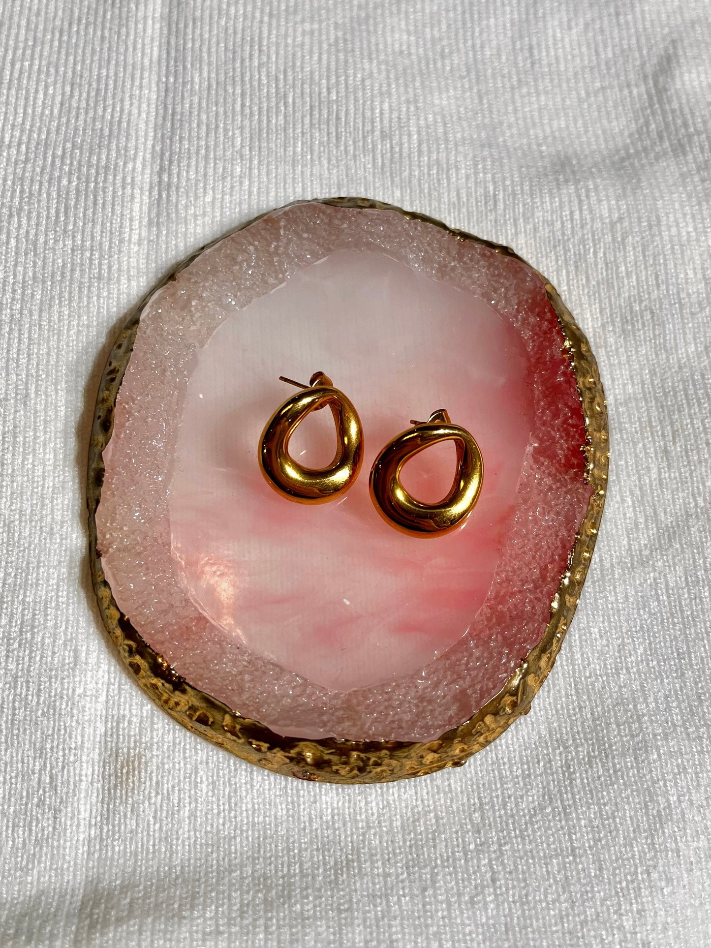 Zarcillos de topitos curveados circulares