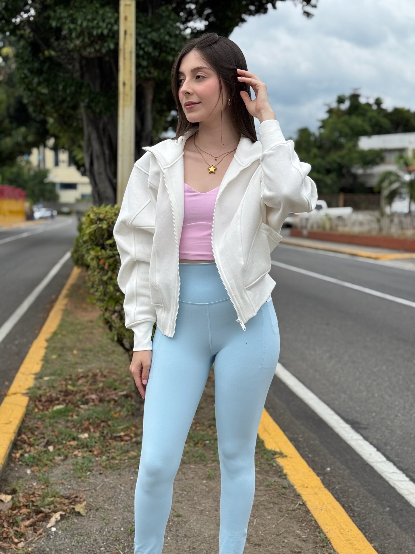 Top largo con tirantes gruesos al cuello y en la espalda GLOWMODE rosa pastel