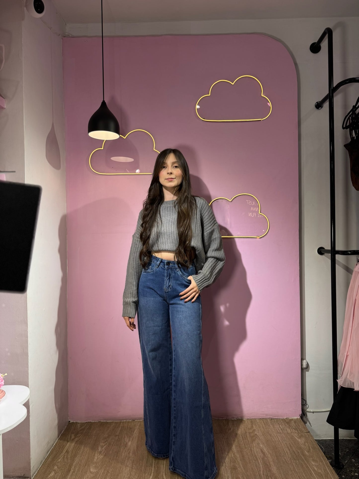 Jean palazzo oscuro con detalles de costura MOST WANTED
