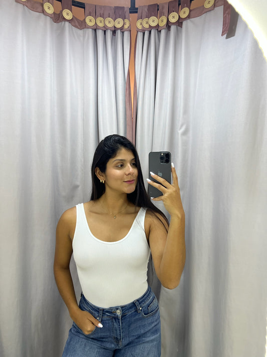 Body de tirantes y espalda baja blanco
