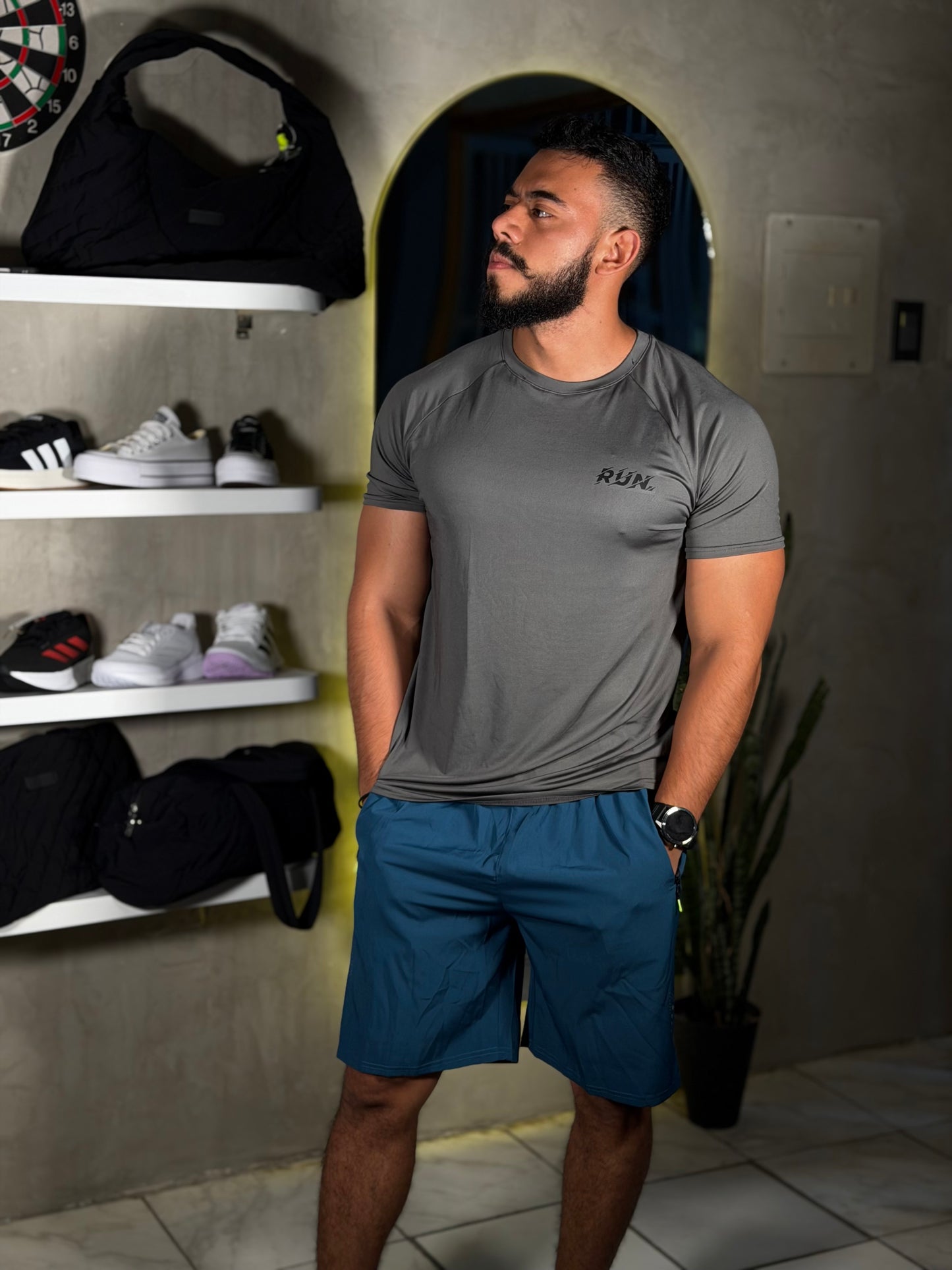 Franela deportiva de caballero RUN gris