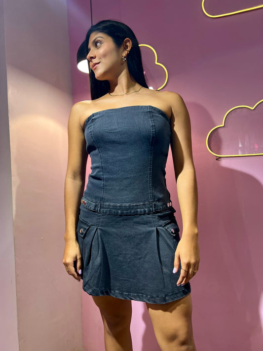 Vestido strapless de denim negro prelavado