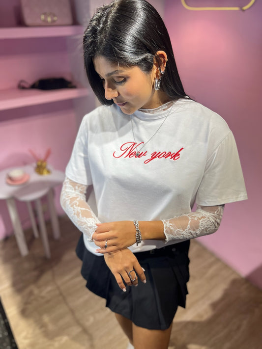 T-shirt blanca oversized letras rojas New York