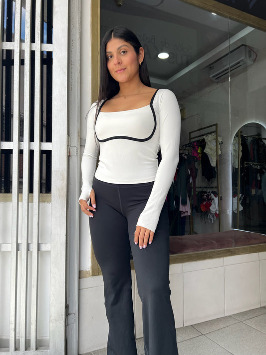 Top manga larga deportivo blanco con bordes en el busto negro HOLLISTER
