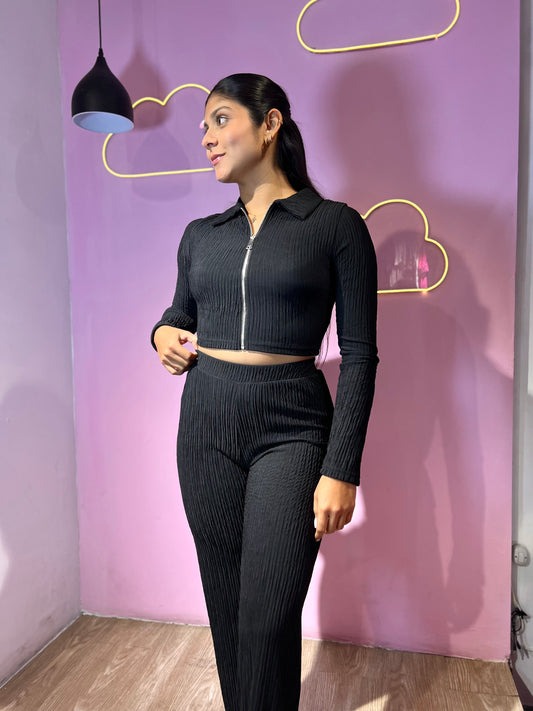 Set texturizado con top manga larga de cierre y pantalón de pretina