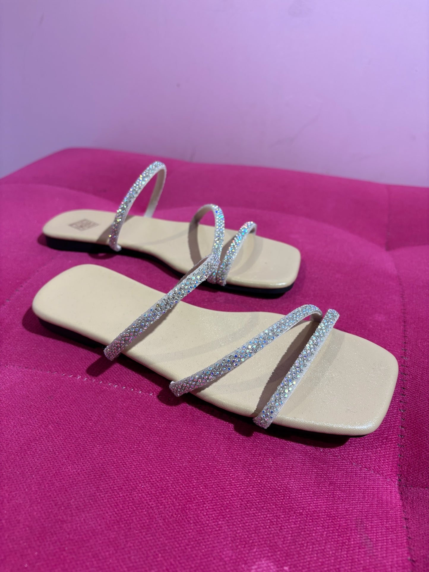 Sandalias de tirantes con pedrería