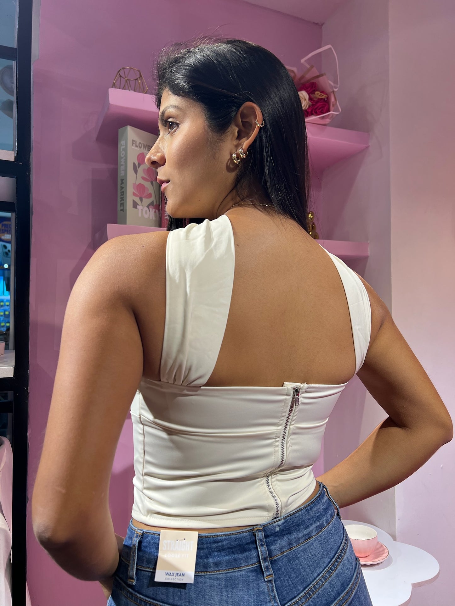 Top strapless con tirante al cuello