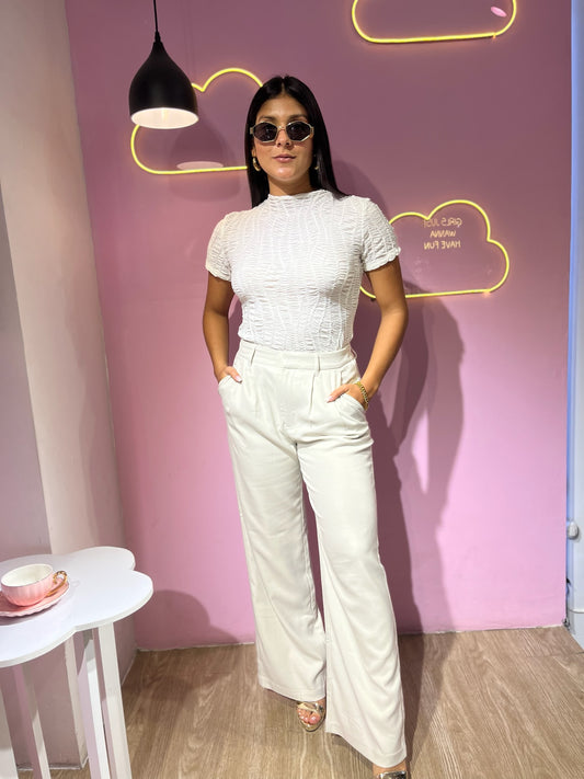 Top de malla texturizado color crema
